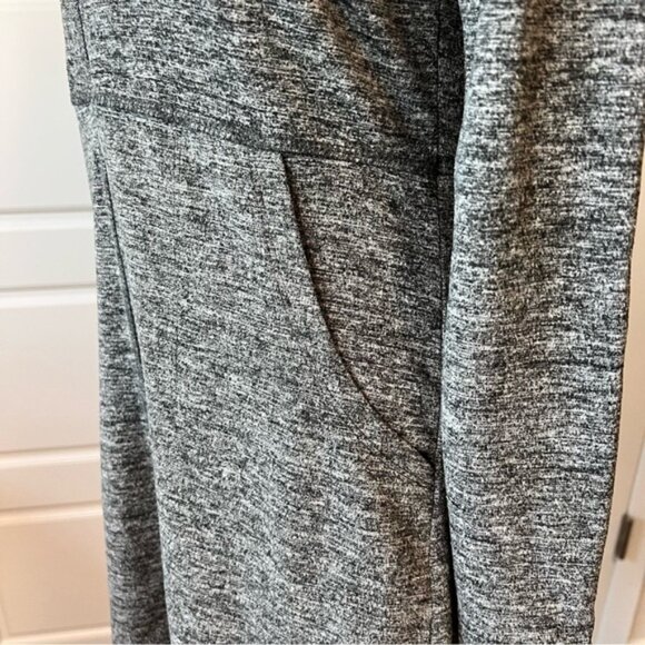 The Limited Gray Long Sleeve Dress with Pockets Casual Tunic Dress Size XS - Picture 4 of 9